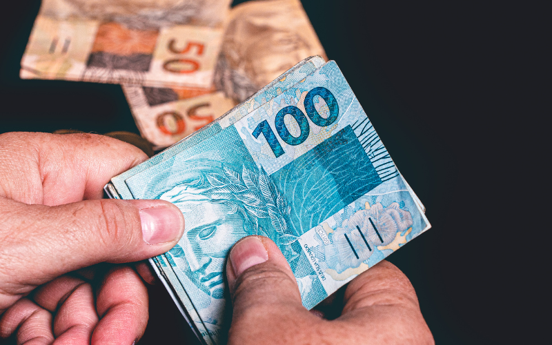 PÁGINA INICIAL 800x500px Salário Mínimo 2026 Valor Oficial, Cálculo, Impactos Econômicos e Como Isso Afeta Suas Finanças