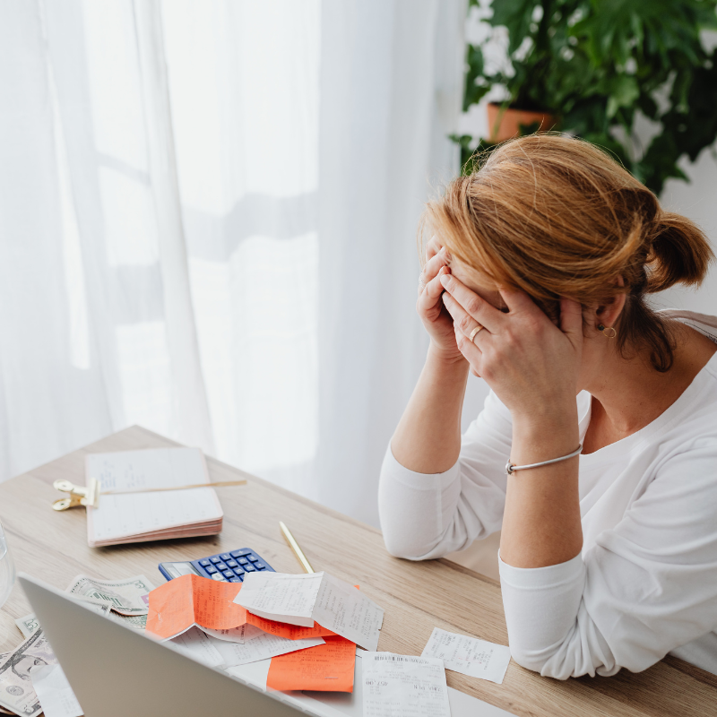 PAGINA ITEM DE MENU 800x800pxComo Sair das Dívidas Ganhando Pouco O Método Realista Que Funciona Mesmo com Nome Sujo